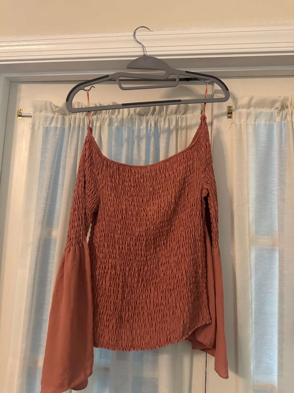 Express Rust Smocked Off-Shoulder Top - Picture 4 of 4